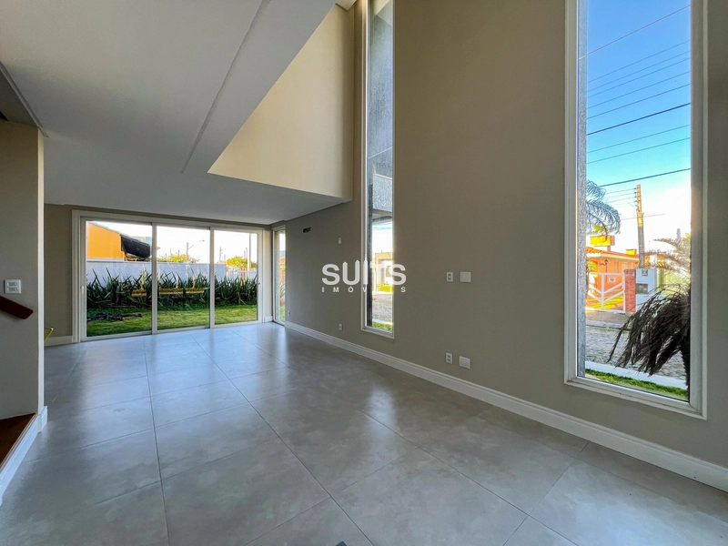 Excelente sobrado à venda no centro da praia de Xangri-Lá: 4ª foto da galeria de imagens do imóvel