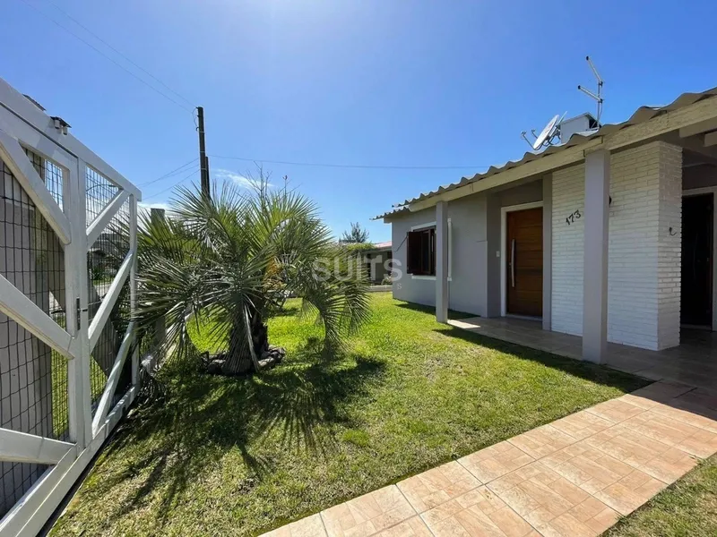 Excelente casa térrea em Atlântida Sul: 2ª foto da galeria de imagens do imóvel