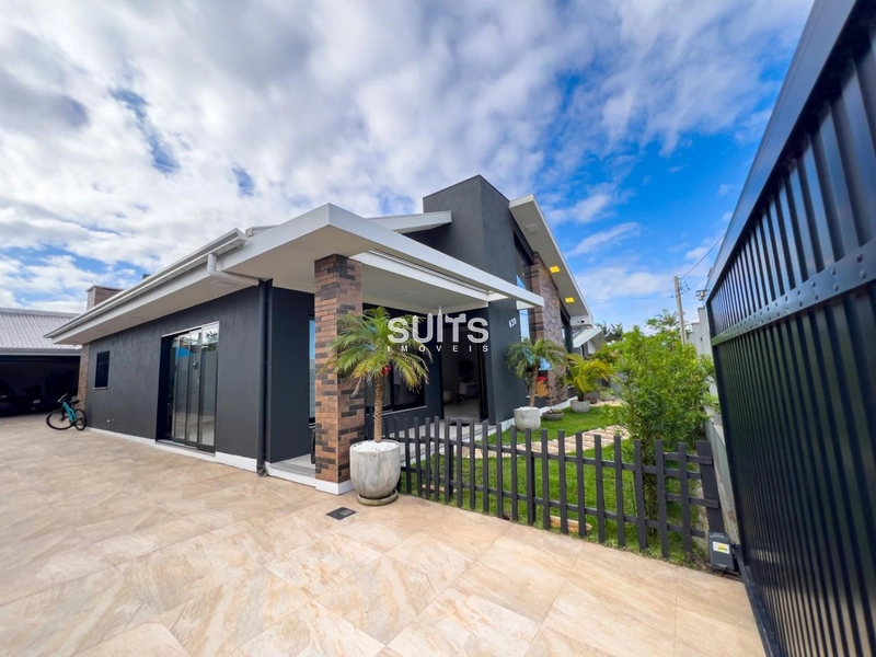 Excelente casa à venda em Atlântida: 3ª foto da galeria de imagens do imóvel