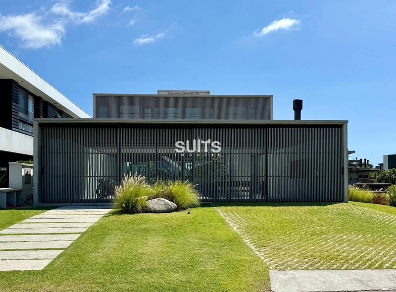 Excelente casa à venda no condomínio Sense em Xangri-lá: 1ª foto da galeria de imagens do imóvel