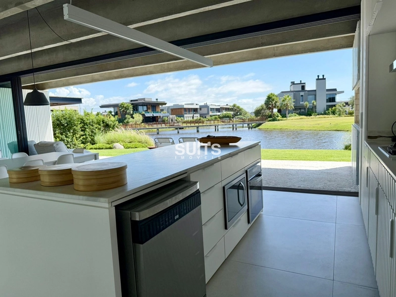 Excelente casa à venda no condomínio Sense em Xangri-lá: 3ª foto da galeria de imagens do imóvel