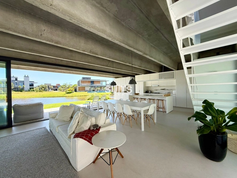 Excelente casa à venda no condomínio Sense em Xangri-lá: 2ª foto da galeria de imagens do imóvel