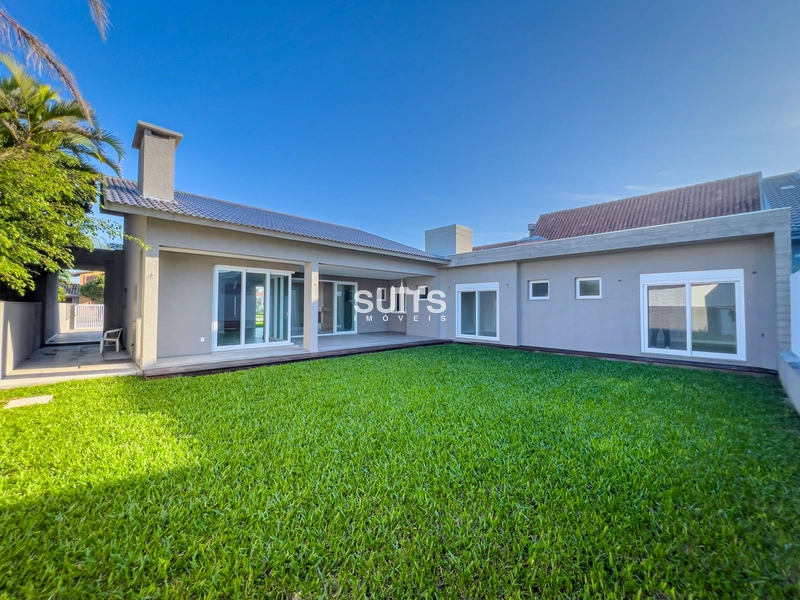 Excelente casa em região nobre e próxima ao mar na praia de Atlântida: 8ª foto da galeria de imagens do imóvel