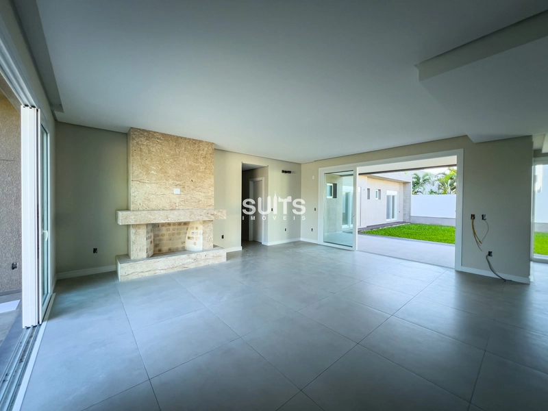 Excelente casa em região nobre e próxima ao mar na praia de Atlântida: 4ª foto da galeria de imagens do imóvel