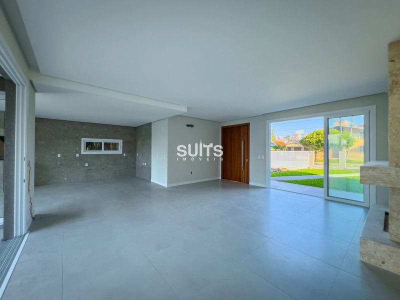 Excelente casa em região nobre e próxima ao mar na praia de Atlântida: 5ª foto da galeria de imagens do imóvel