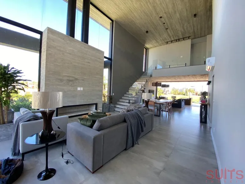 Espetacular sobrado beira-lago no Condomínio Sea Coast: 4ª foto da galeria de imagens do imóvel