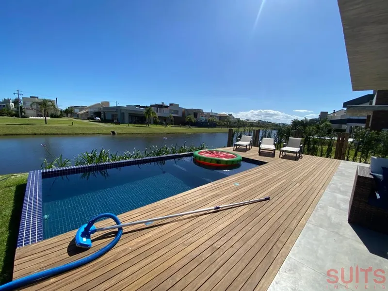 Espetacular sobrado beira-lago no Condomínio Sea Coast: 10ª foto da galeria de imagens do imóvel