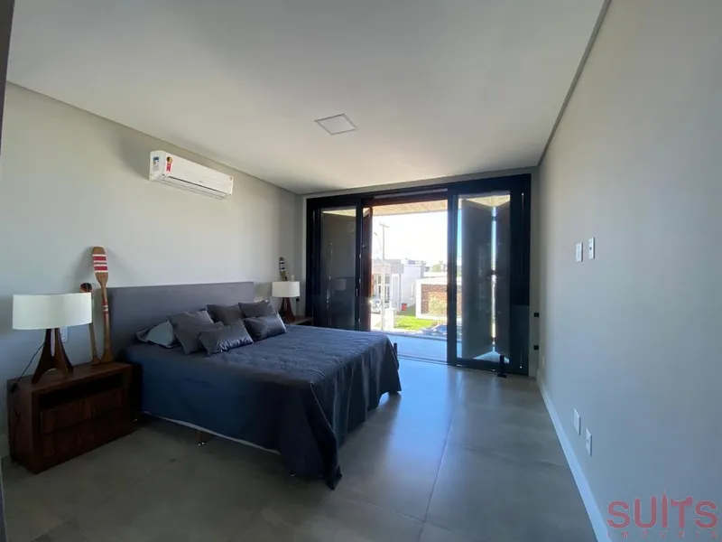 Espetacular sobrado beira-lago no Condomínio Sea Coast: 17ª foto da galeria de imagens do imóvel