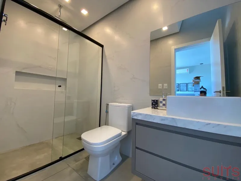 Espetacular sobrado beira-lago no Condomínio Sea Coast: 20ª foto da galeria de imagens do imóvel