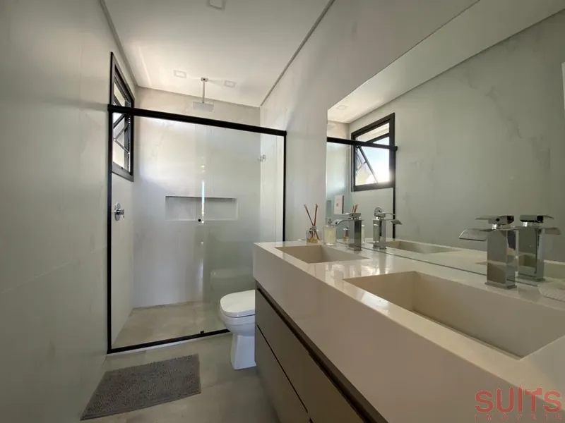 Espetacular sobrado beira-lago no Condomínio Sea Coast: 28ª foto da galeria de imagens do imóvel