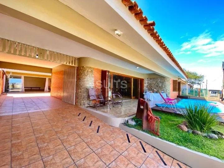 Excelente Imóvel com uma ampla visão para o mar em Atlântida: 2ª foto da galeria de imagens do imóvel