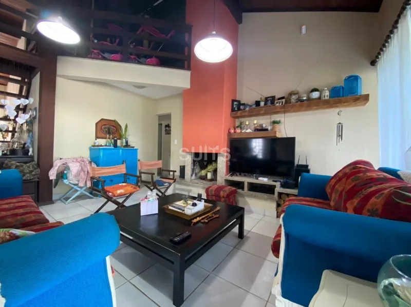 Linda casa em localização com muita privacidade em Atlântida: 2ª foto da galeria de imagens do imóvel