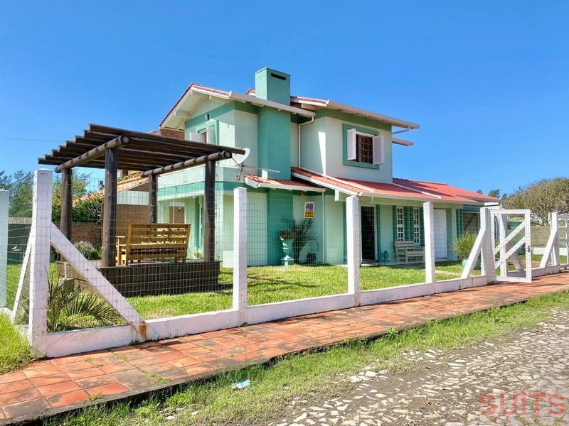 Incrível sobrado próximo ao mar na praia de Noiva do Mar: 1ª foto da galeria de imagens do imóvel