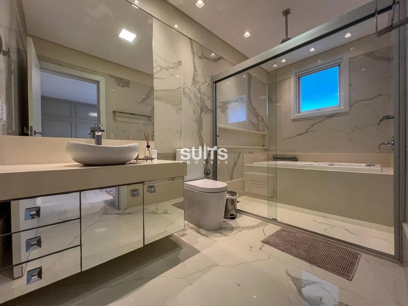 Incrível mansão beira lago no condomínio Enseada: 78ª foto da galeria de imagens do imóvel