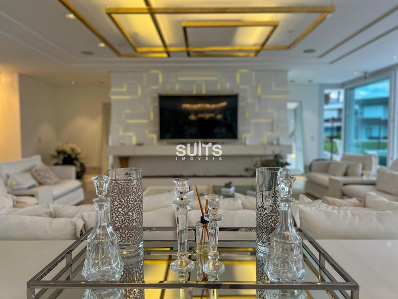 Incrível mansão beira lago no condomínio Enseada: 17ª foto da galeria de imagens do imóvel