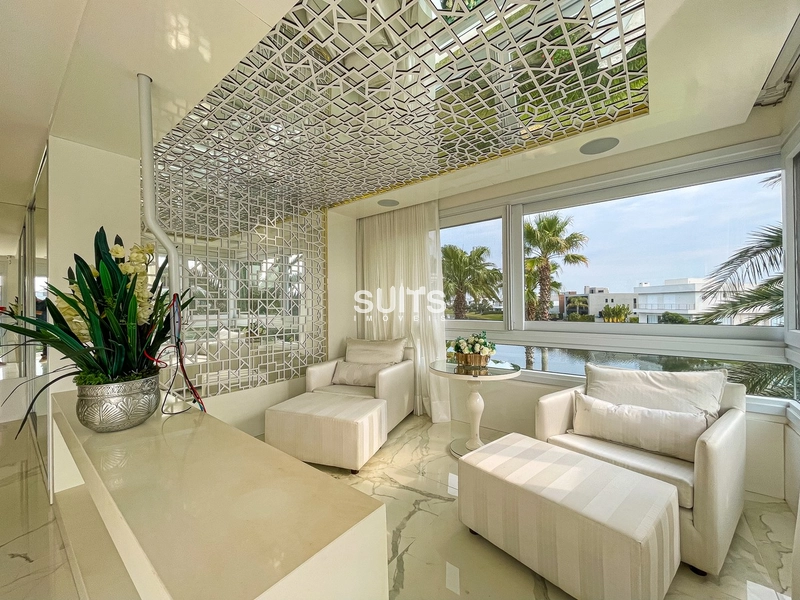 Incrível mansão beira lago no condomínio Enseada: 30ª foto da galeria de imagens do imóvel