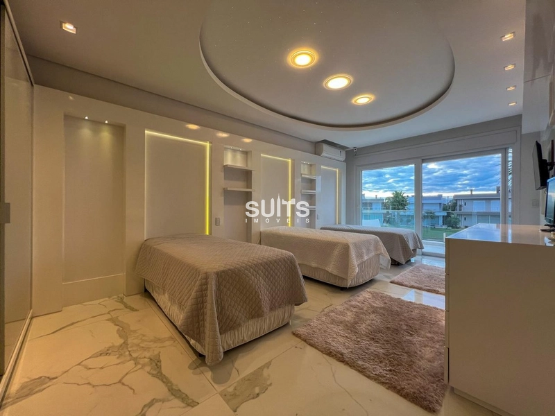 Incrível mansão beira lago no condomínio Enseada: 76ª foto da galeria de imagens do imóvel