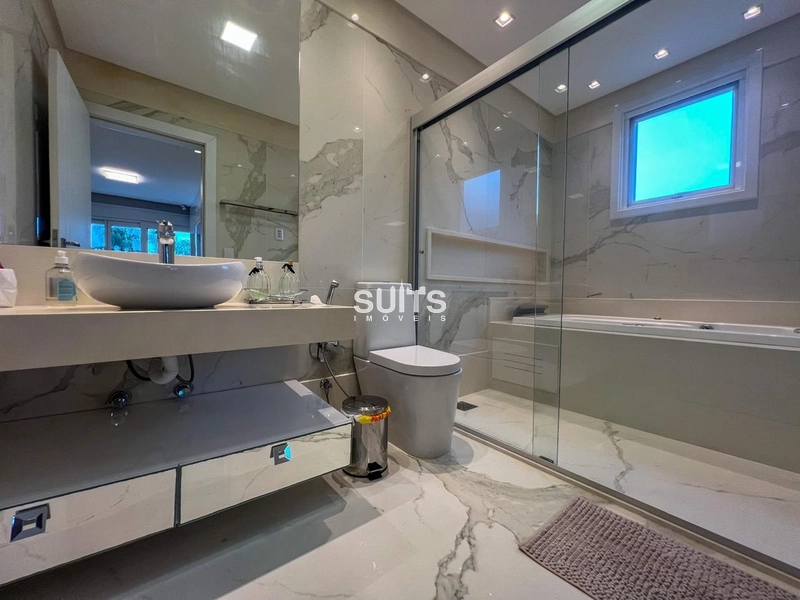 Incrível mansão beira lago no condomínio Enseada: 80ª foto da galeria de imagens do imóvel