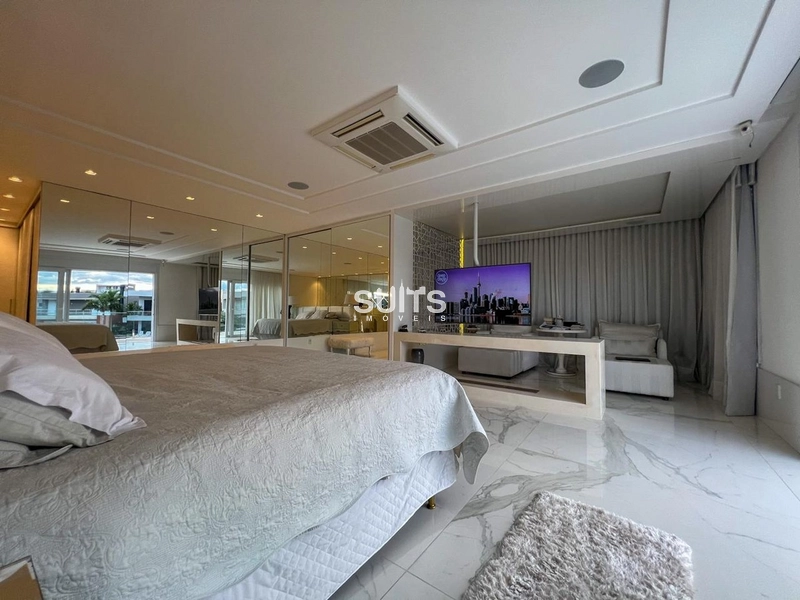 Incrível mansão beira lago no condomínio Enseada: 64ª foto da galeria de imagens do imóvel