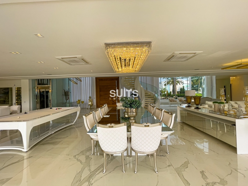 Incrível mansão beira lago no condomínio Enseada: 8ª foto da galeria de imagens do imóvel