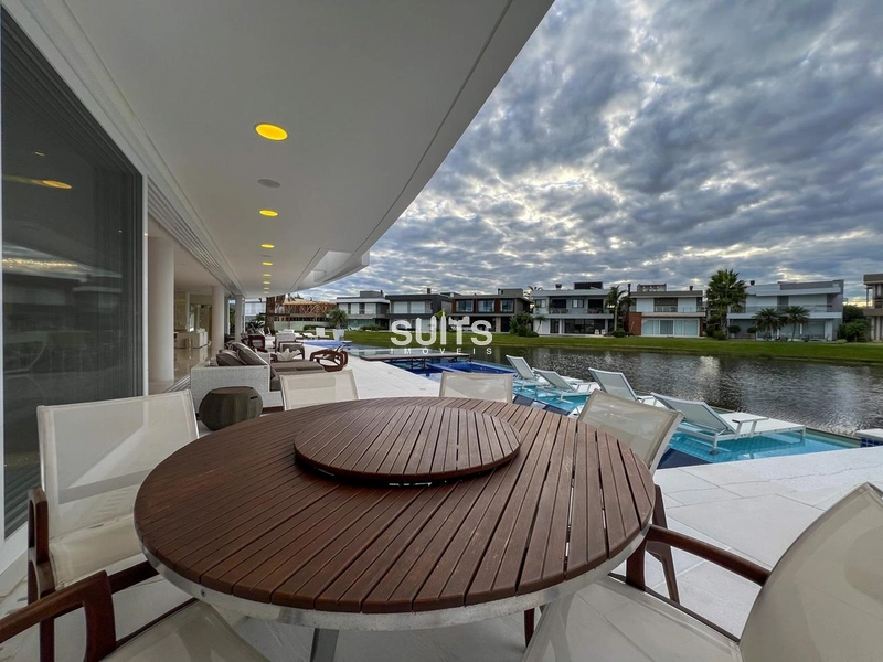 Incrível mansão beira lago no condomínio Enseada: 88ª foto da galeria de imagens do imóvel