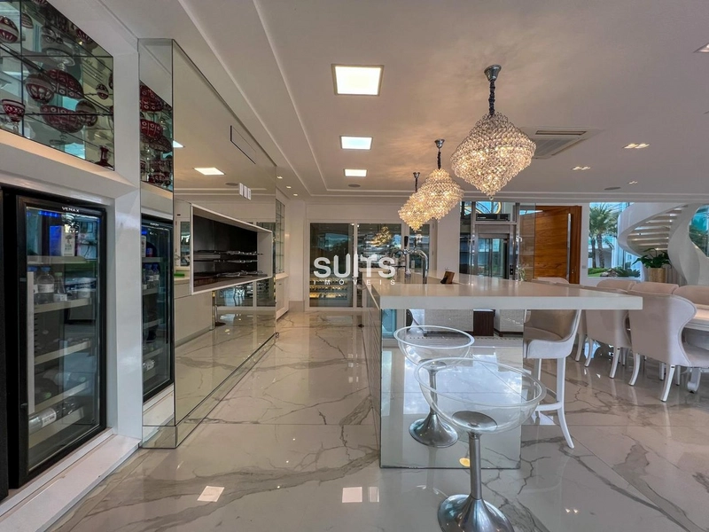 Incrível mansão beira lago no condomínio Enseada: 39ª foto da galeria de imagens do imóvel