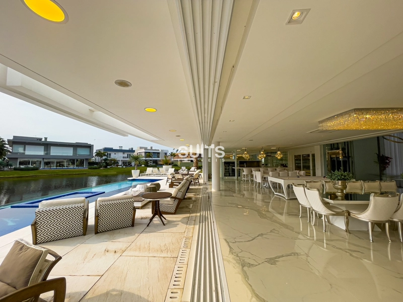 Incrível mansão beira lago no condomínio Enseada: 43ª foto da galeria de imagens do imóvel