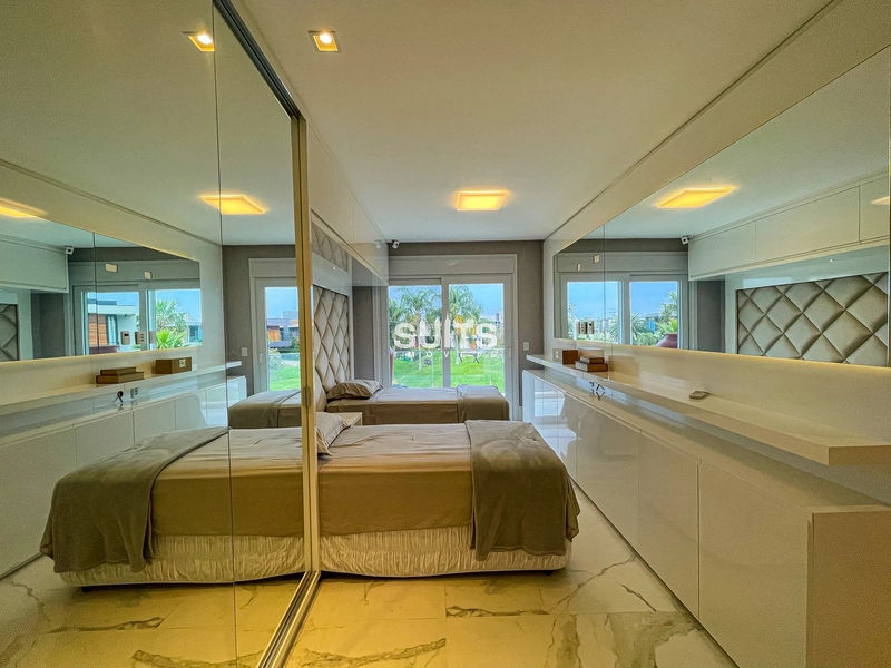 Incrível mansão beira lago no condomínio Enseada: 22ª foto da galeria de imagens do imóvel