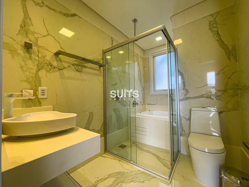 Incrível mansão beira lago no condomínio Enseada: 48ª foto da galeria de imagens do imóvel