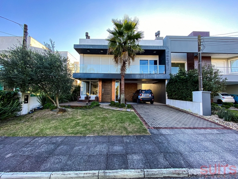 Incrível sobrado no condomínio Condado de Capão: 1ª foto da galeria de imagens do imóvel