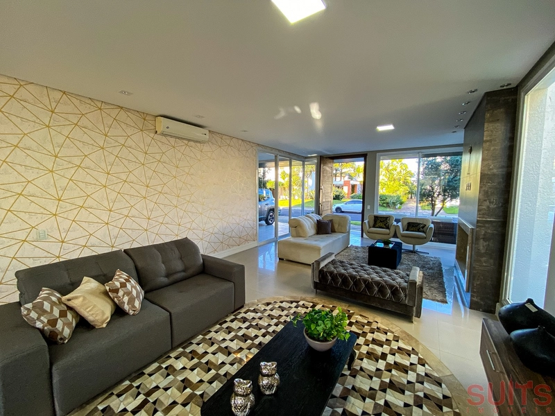 Incrível sobrado no condomínio Condado de Capão: 3ª foto da galeria de imagens do imóvel