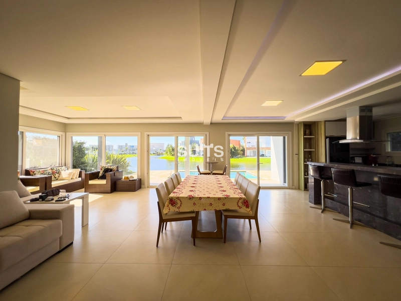 Excelente sobrado beira lago no Condomínio Enseada: 9ª foto da galeria de imagens do imóvel