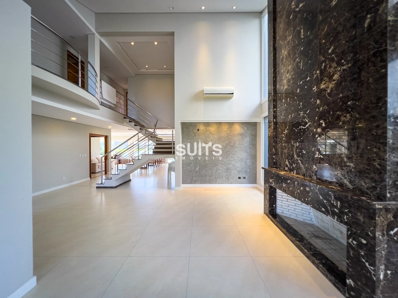 Excelente sobrado beira lago no Condomínio Enseada: 3ª foto da galeria de imagens do imóvel