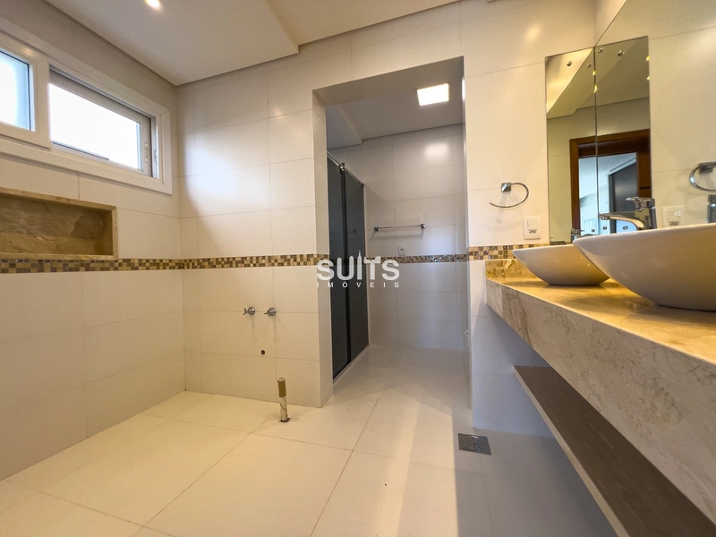 Excelente sobrado beira lago no Condomínio Enseada: 30ª foto da galeria de imagens do imóvel