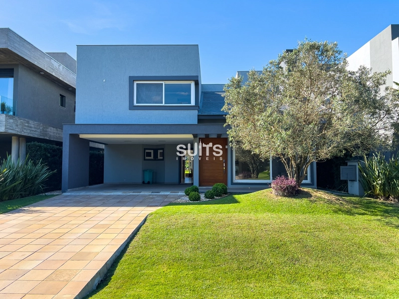 Excelente sobrado beira lago no Condomínio Enseada: 2ª foto da galeria de imagens do imóvel