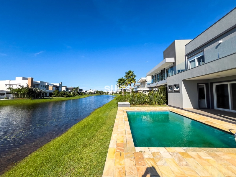 Excelente sobrado beira lago no Condomínio Enseada: 36ª foto da galeria de imagens do imóvel
