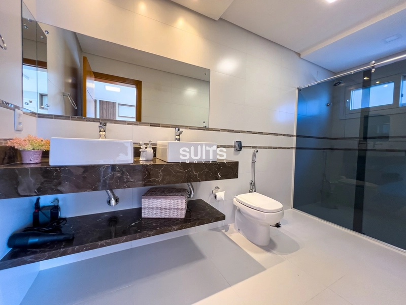 Excelente sobrado beira lago no Condomínio Enseada: 26ª foto da galeria de imagens do imóvel