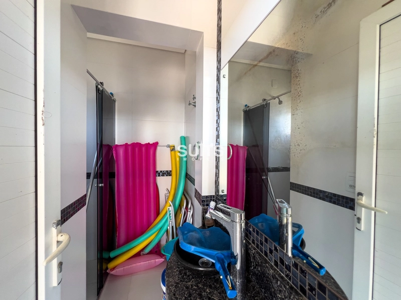 Excelente sobrado beira lago no Condomínio Enseada: 37ª foto da galeria de imagens do imóvel