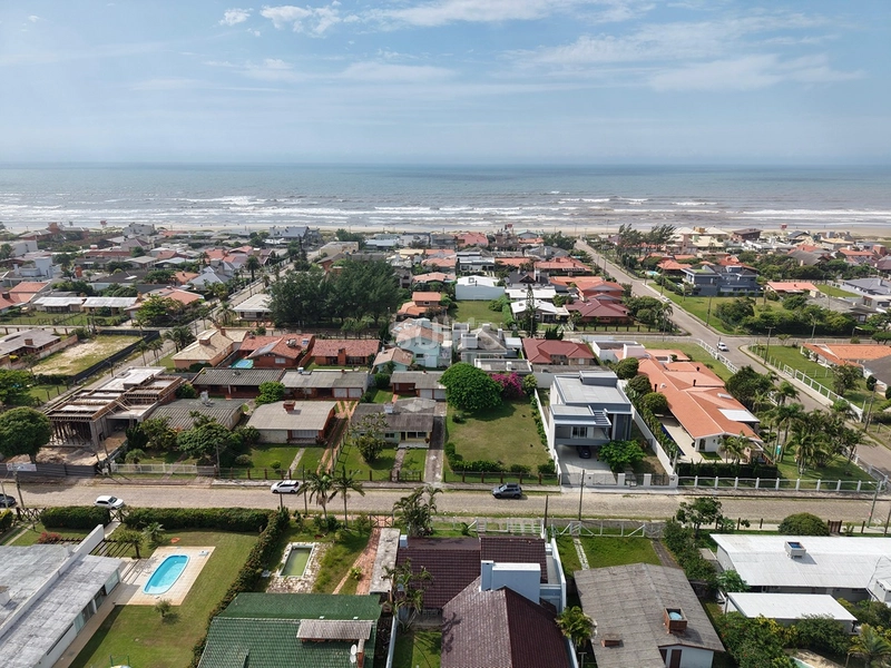 Casa à venda com 02 terrenos em Atlântida : 3ª foto da galeria de imagens do imóvel