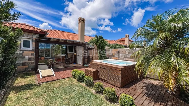 Excelente casa de esquina à venda no condomínio Casa Hermosa: 1ª foto da galeria de imagens do imóvel