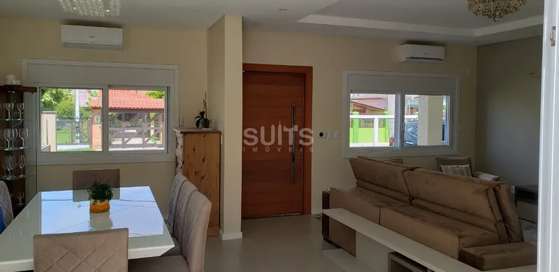 Linda casa com piscina no Centro de Xangri-Lá: 4ª foto da galeria de imagens do imóvel