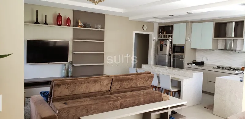 Linda casa com piscina no Centro de Xangri-Lá: 2ª foto da galeria de imagens do imóvel