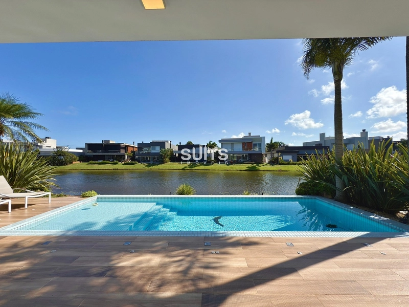 Excelente sobrado beira lago à venda no condomínio Enseada: 23ª foto da galeria de imagens do imóvel