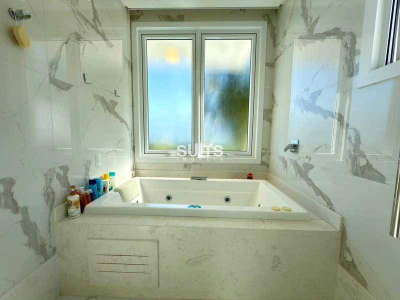 Excelente sobrado beira lago à venda no condomínio Enseada: 12ª foto da galeria de imagens do imóvel