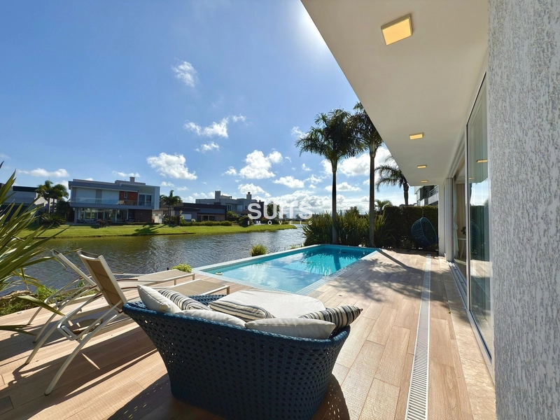 Excelente sobrado beira lago à venda no condomínio Enseada: 20ª foto da galeria de imagens do imóvel