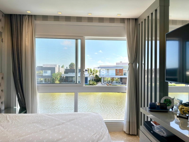 Excelente sobrado beira lago à venda no condomínio Enseada: 11ª foto da galeria de imagens do imóvel