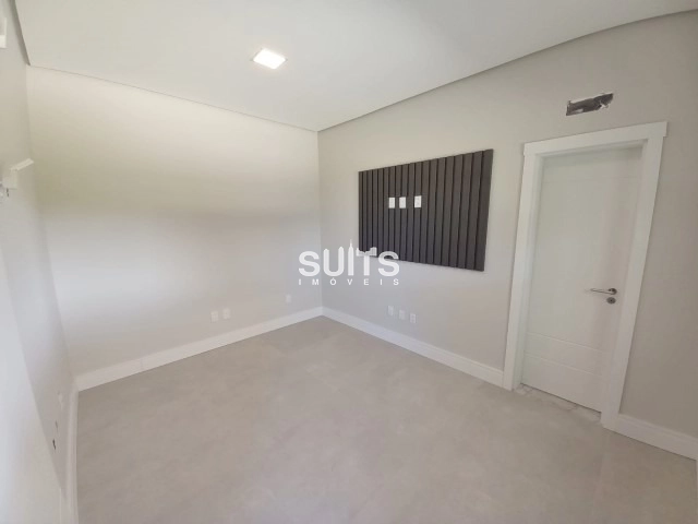 Linda sobrado beira lago em construção no condomínio Celebration: 32ª foto da galeria de imagens do imóvel