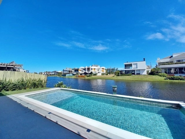 Linda sobrado beira lago em construção no condomínio Celebration: 42ª foto da galeria de imagens do imóvel