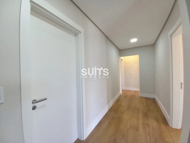 Linda sobrado beira lago em construção no condomínio Celebration: 29ª foto da galeria de imagens do imóvel