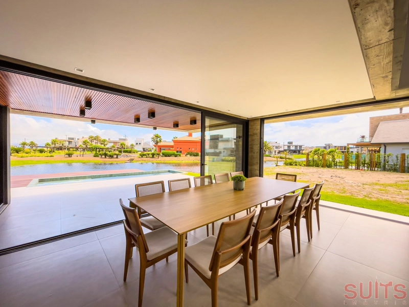 Excelente sobrado beira lago à venda no condomínio Celebration: 7ª foto da galeria de imagens do imóvel